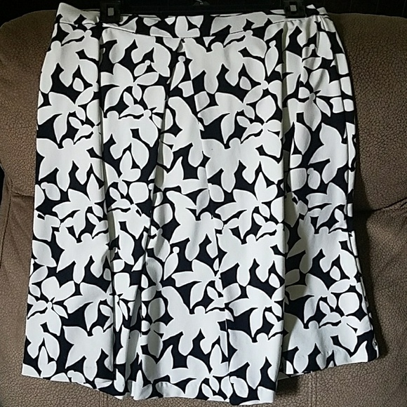 Flare skirt - Picture 2 of 2